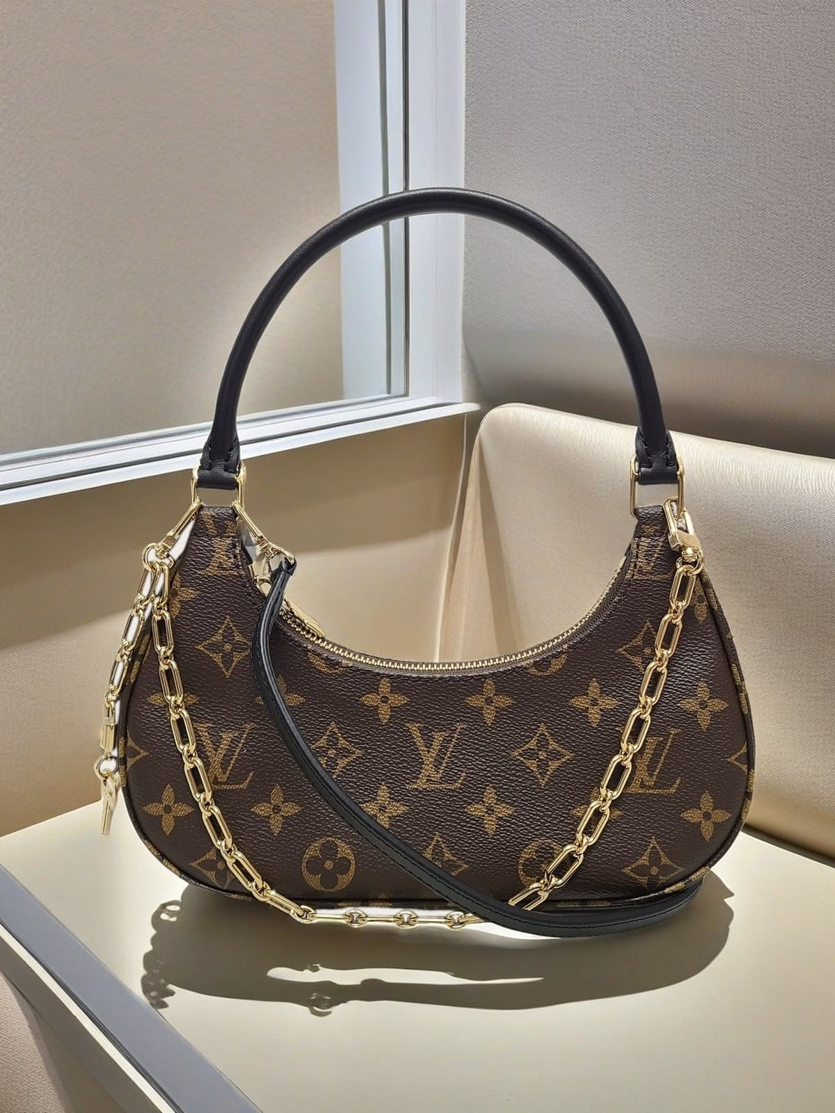 Louis Vuitton Style Chain Shoulder Bag